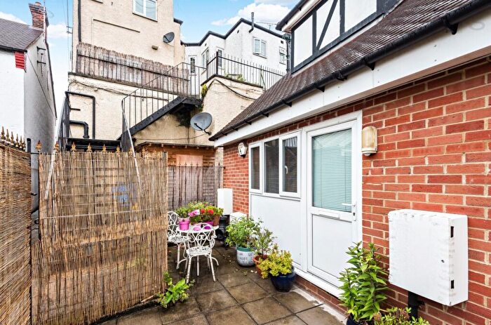 1 Bedroom End Of Terrace House To Rent In Oriel Mews, High Road, South Woodford, London, E18