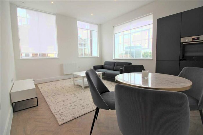 1 Bedroom Apartment To Rent In Luxury City Centre Apartment, CM1
