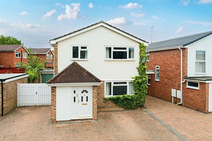 4 Bedroom Detached House For Sale In Delane Drive, Winnersh, Berkshire, RG41