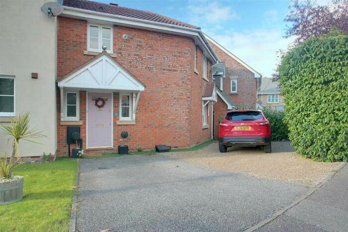 3 Bedroom End Of Terrace House To Rent In Windsor Road, Pitstone, LU7