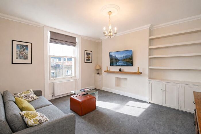 2 Bedroom Flat To Rent In St. Charles Square, London, W10
