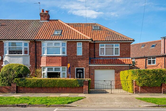 5 Bedroom End Terrace House For Sale In Holly Bank Road, York, YO24