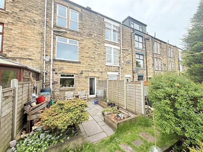 3 Bedroom Terraced House For Sale In Andrew Street, Mossley, OL5