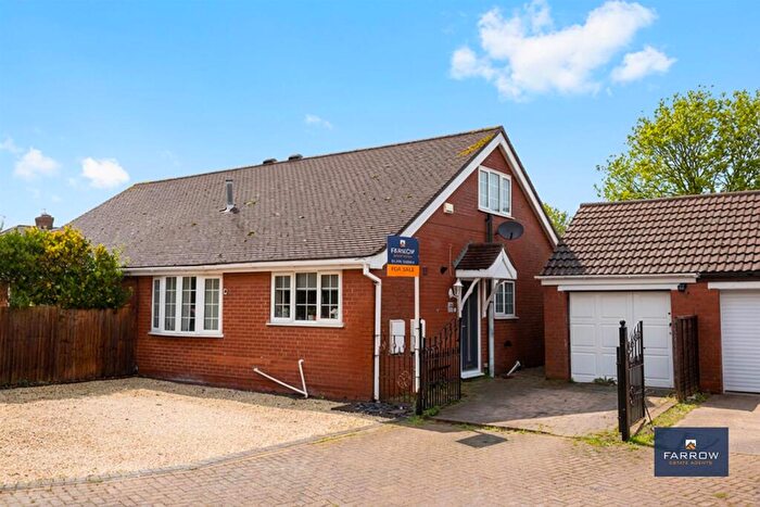 3 Bedroom Semi-Detached Bungalow For Sale In Amethyst Court, New Waltham, Grimsby, DN36