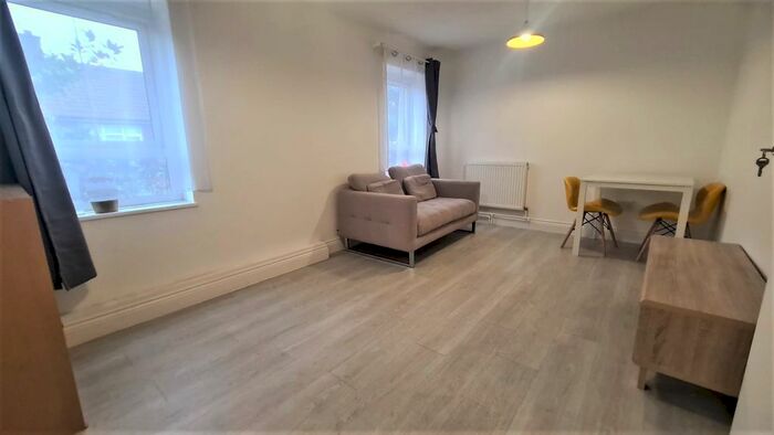 1 Bedroom Flat To Rent In Sycamore Close, London, E16