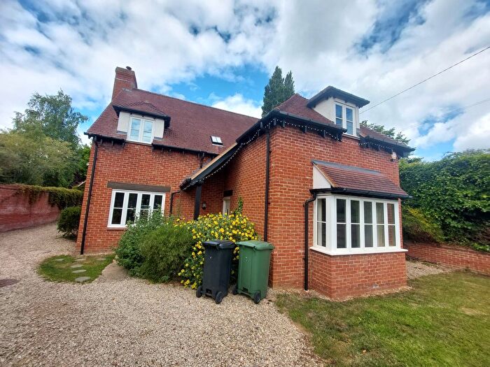 5 Bedroom Detached House To Rent In High Street, Abingdon, OX14