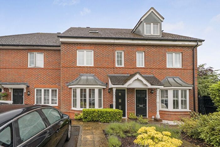 4 Bedroom Terraced House For Sale In Mayfield Mews, Sindlesham, Wokingham, Berkshire, RG41