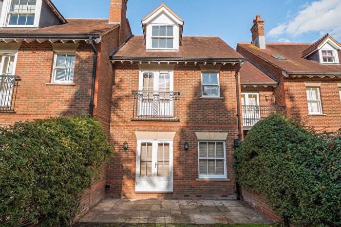 3 Bedroom Terraced House To Rent In Wethered Park, Marlow, SL7