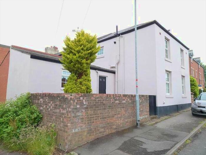 Houses for sale & to rent in DH1 4RR, North Road, Nevilles Cross Durham
