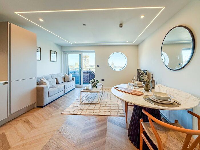 1 Bedroom Flat To Rent In Princes Street, Dorchester, DT1