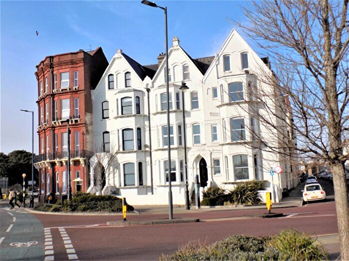 2 Bedroom Flat For Sale In Osborne Road, Southsea, PO5