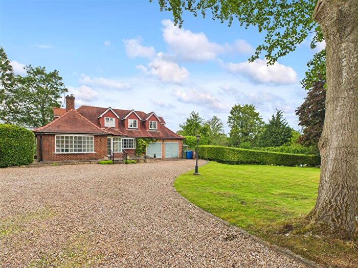 5 Bedroom Detached House For Sale In Mill Lane, Elloughton, HU15