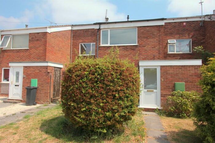 2 Bedroom Town House To Rent In Azalea Drive, Burbage, Leicestershire, LE10