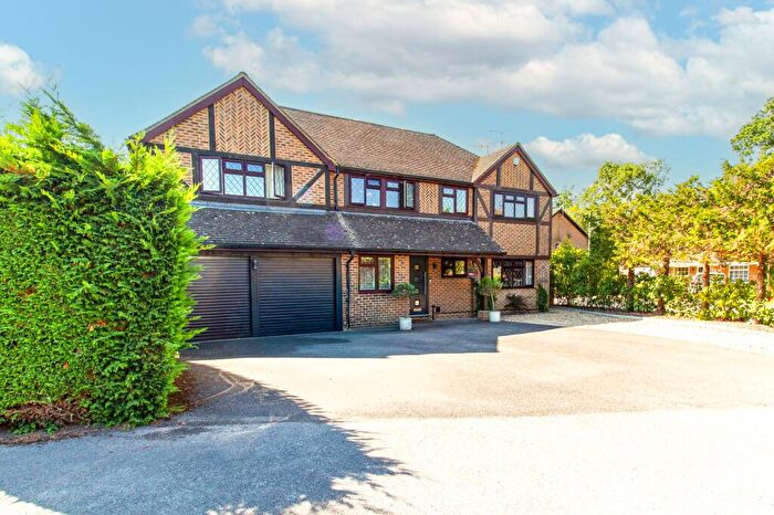 5 Bedroom Detached House For Sale In Swan Way, Church Crookham, GU51
