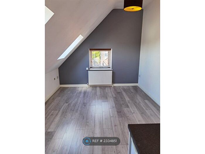 1 Bedroom Flat To Rent In Church Of The Nazerene, Bristol, BS4