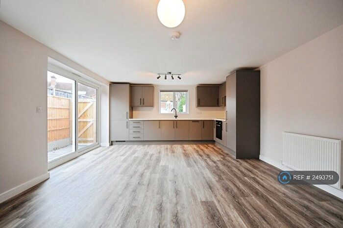 1 Bedroom Flat To Rent In London Road, St. Albans, AL1