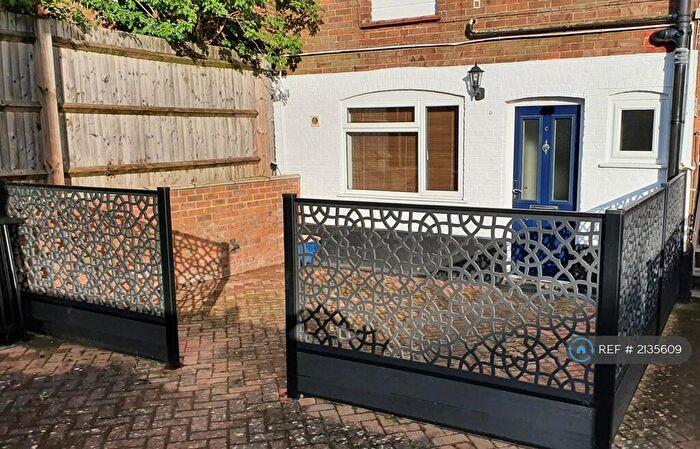 Studio To Rent In Western Road, Tring, HP23