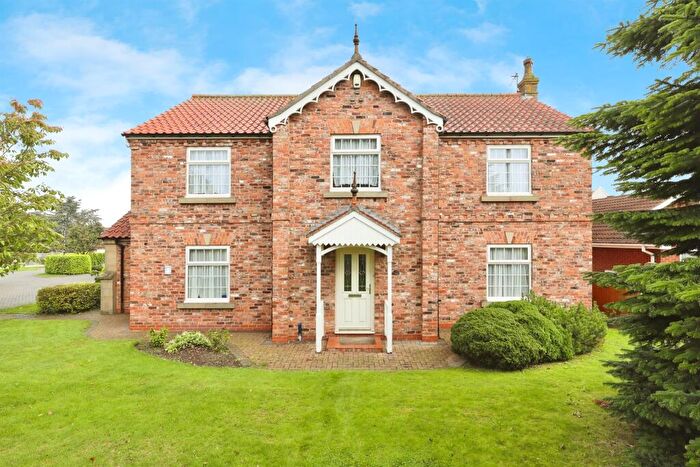 4 Bedroom Detached House For Sale In Bar Road North, Beckingham, Doncaster, DN10