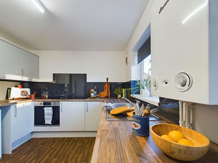 6 Bedroom Semi-Detached House To Rent In Brookside, Derby, DE1
