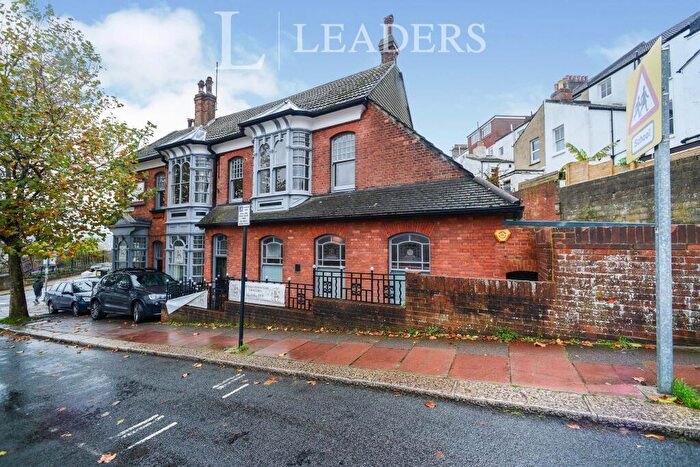5 Bedroom Flat To Rent In Port Hall Avenue, Brighton, BN1