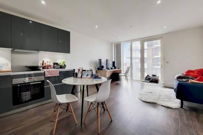 1 Bedroom Flat To Rent In Compton House, Woolwich, London, SE18