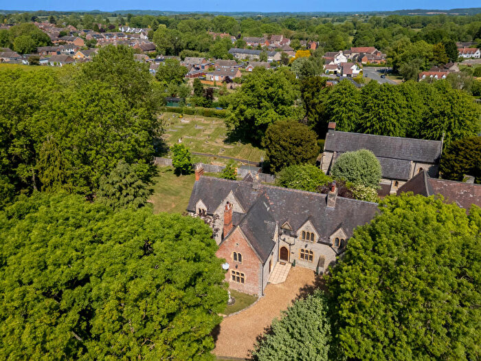 7 Bedroom Detached House For Sale In Church Road, Wilmcote, Warwickshire, CV37