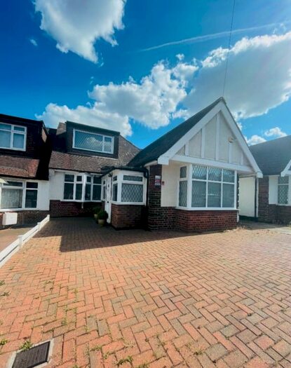 5 Bedroom Detached House To Rent In Milton Avenue, Barnet, EN5