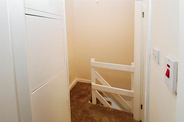1 Bedroom Terraced House To Rent In Blenheim Place, Off Town Lane, Bradford, BD10