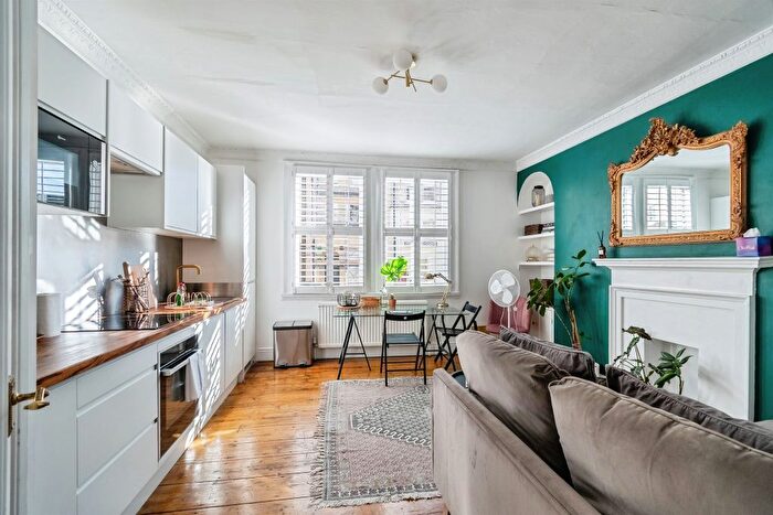 1 Bedroom Flat For Sale In Belvedere, Bath, BA1