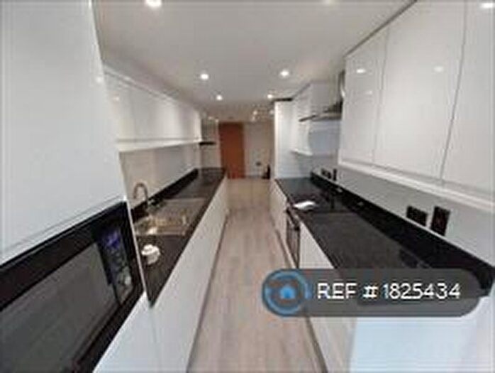 6 Bedroom Terraced House To Rent In Upper Luton Road, Chatham, ME5