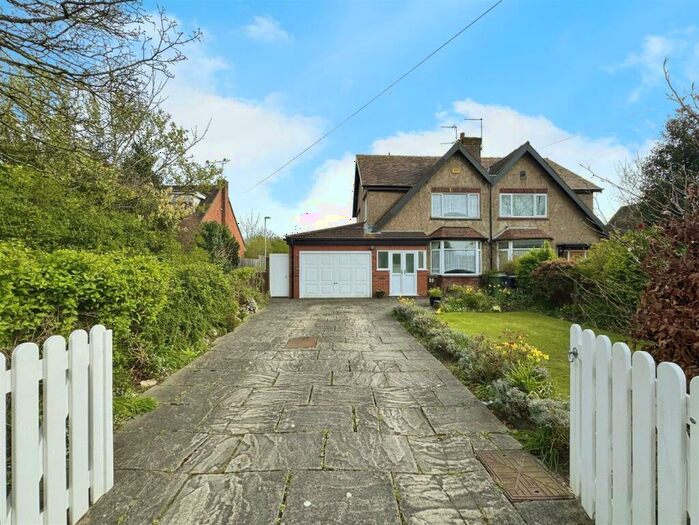 3 Bedroom Semi-Detached House For Sale In Southport Road, Formby, Liverpool, L37