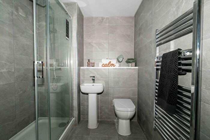 2 Bedroom Apartment To Rent In Cross Lane, Manchester, Greater Manchester, M5