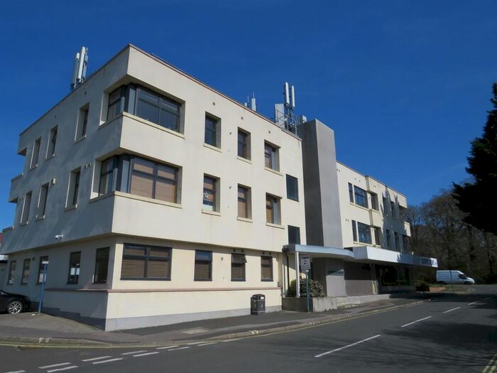 1 Bedroom Flat To Rent In Silvester Road, Cowplain, Waterlooville, PO8