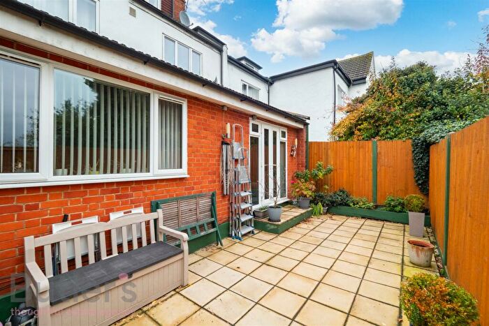 2 Bedroom Apartment To Rent In Burnell Road, Sutton, SM1