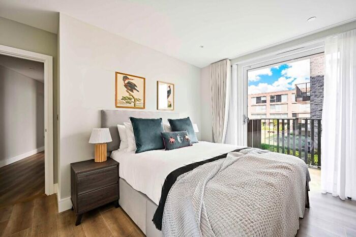 3 Bedroom Apartment To Rent In Neptune Wharf, London, SE8