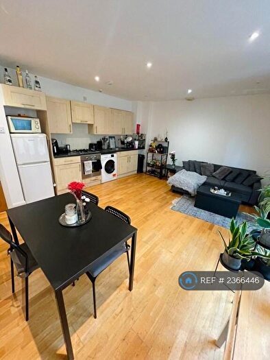 2 Bedroom Flat To Rent In Shoreditch High Street, London, E1