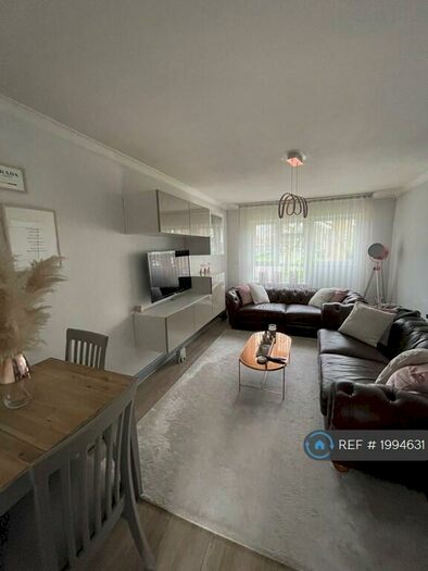 1 Bedroom Flat To Rent In Caneland Court, Waltham Abbey, EN9