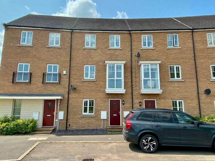 4 Bedroom houses for sale in Hampton Vale, PE7, Peterborough