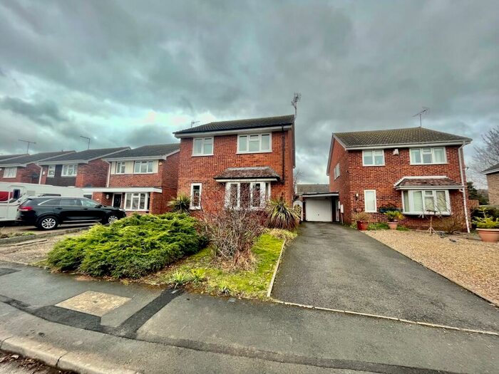 4 Bedroom Detached House To Rent In Makepeace Avenue, Warwick, CV34