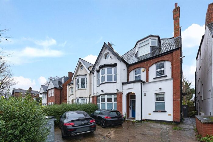 2 Bedroom Apartment To Rent In The Avenue, NW6