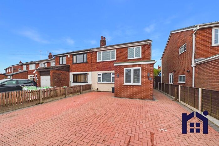 3 Bedroom Semi Detached House For Sale In Western Drive, Leyland, PR25