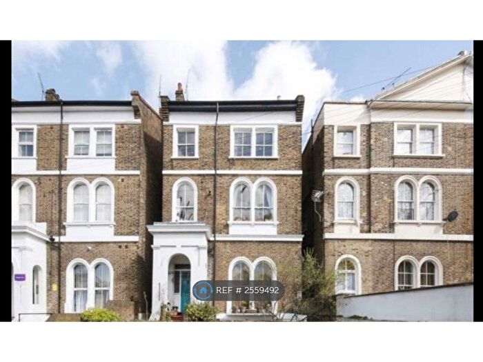 2 Bedroom Flat To Rent In Charlton, London, SE7