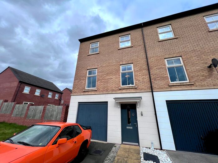 4 Bedroom Property To Rent In Abbey Wood Close, Derby, DE22