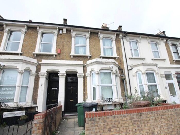 2 Bedroom Flat To Rent In High Road Leyton, London, E10