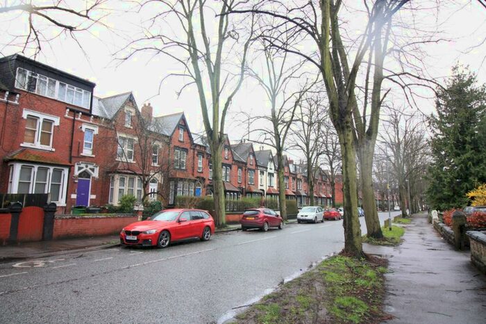 5 Bedroom Terraced House To Rent In Harehills Avenue, Leeds, LS8