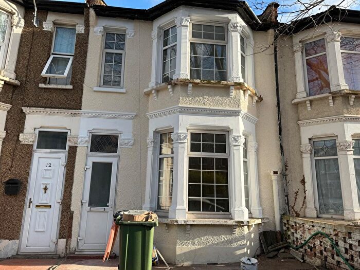4 Bedroom Terraced House To Rent In Aintree Avenue, London, E6