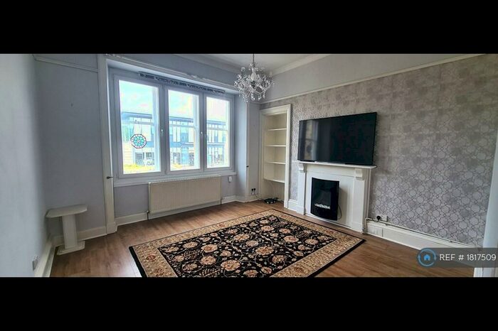 3 Bedroom Flat To Rent In Drymen Road, Bearsden, Glasgow, G61