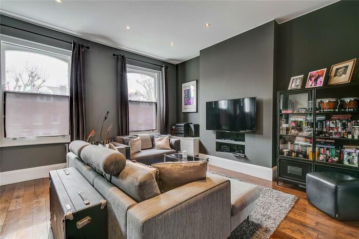 3 Bedroom Apartment To Rent In Brondesbury Road, London, NW6