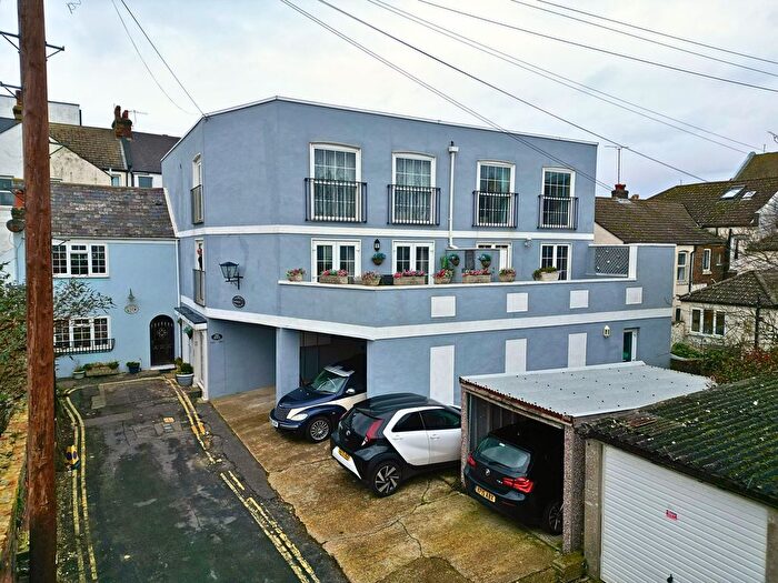 2 Bedroom Property For Sale In Western Row, Worthing, BN11