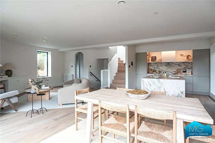 5 Bedroom Detached House For Sale In Station Road, London, N22